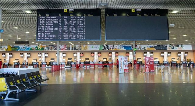 Los aeropuertos españoles crecen un 3,8% en agosto con récord de pasajeros en diez de ellos