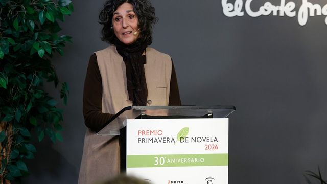 Elvira Mínguez gana el Primavera de novela