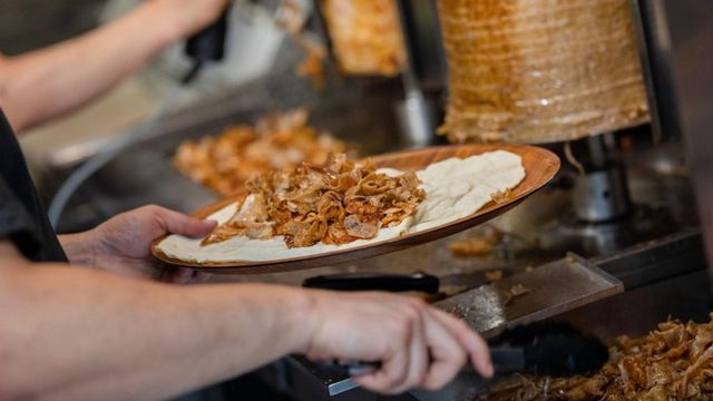 Muște și gândaci la fast-food din Capitală