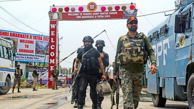 Tight security in place for Amarnath Yatra, pilgrims advised to move in convoys