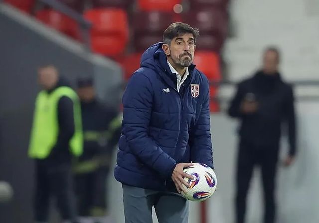Veljko Paunovic: «Nacionalizaría a Cucurella o a Llorente»