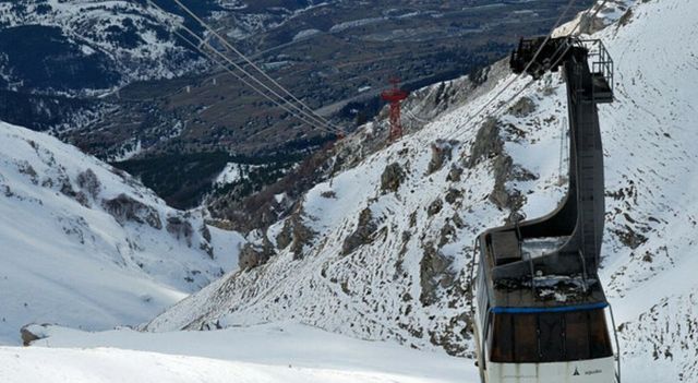 Svizzera, cabinovia precipita a Engelberg per il forte vento, almeno una vittima