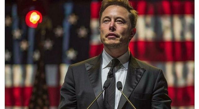 Musk su X, 'pronto a servire con Trump'