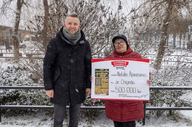 Și-a vândut singură un bilet de loterie și a câștigat 500 000 de lei. Norocul unei vânzătoare din Chișinău