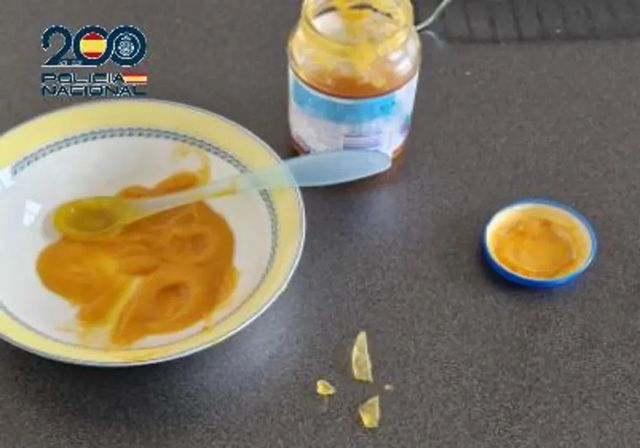Detenidos los compañeros de piso de los padres de un bebé por meter cristales en el tarro de comida