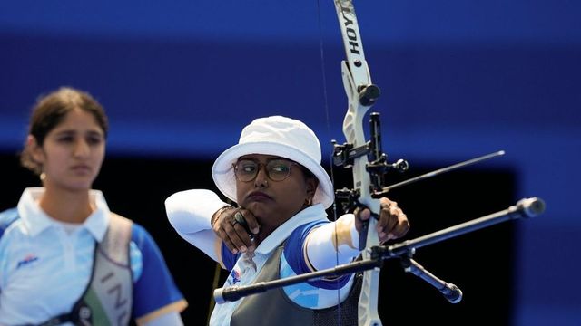 Deepika Kumari storms into archery pre-quarters despite wobbly day