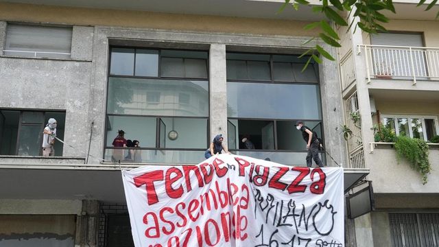 Occupazione ex Splendor a Milano, lotta contro i cari affitti