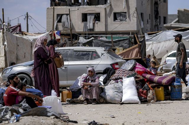 Il Papa: 'Cessate il fuoco a Gaza, il conflitto non si allarghi'