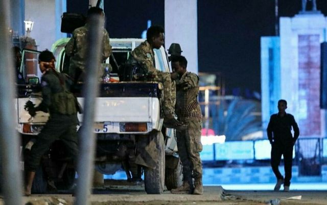 Cel puțin opt morți în atacul asupra unui hotel din Somalia