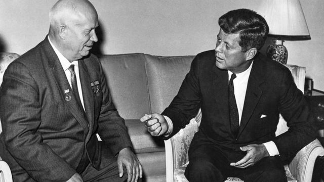 Rusia o declară „agent străin” pe strănepoata fostului lider sovietic Nikita Hrușciova