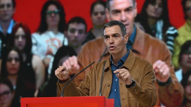 Sánchez reivindica su 'no a la guerra' en una carta a la militancia
