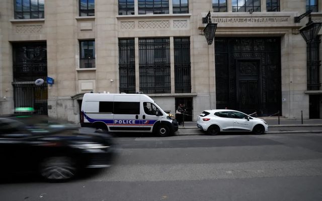 Un atentat cu o bombă artizanală, la filiala Bank of America din Paris, a fost dejucat