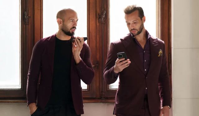 New York Times scrie că frații Tate ar fi fost eliberați de Ciolacu și politicieni americani