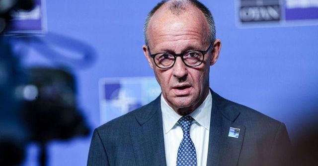 Merz apela a la Constitución y a frenar a la extrema derecha