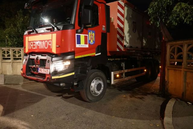Pompierii intervin în cazul unei sesizări de scăpări de gaze pe strada Popa Tatu din capitală