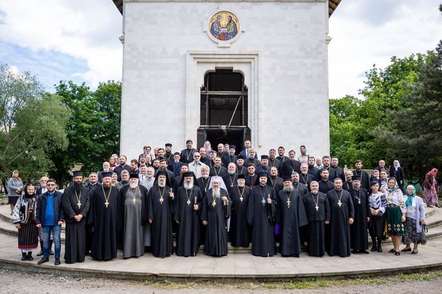 Se împlinesc 33 de ani de la reactivarea Mitropoliei Basarabiei