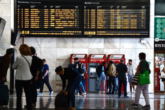 Caos treni, esposto Fs: 'Ennesimo incidente anomalo, circostanze sospette'