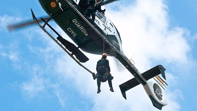 Muere un menor de 16 años al caer de un muro en la Marina de Valencia