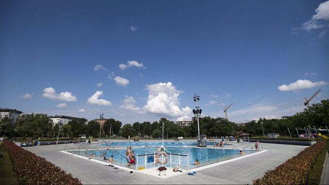 Eső kezdet után napsütéses idő várható a hétvégén