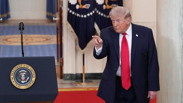 Trump lanza un ultimátum a Irán: “Abrid el puto estrecho, locos cabrones”