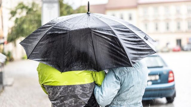 Ploi, ninsori la munte și vânt puternic. Trei zile de vreme rea în țară