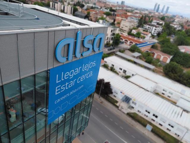 La distancia no se mide en kilómetros. Así es la nueva campaña de Alsa