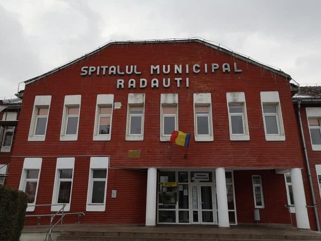 Pacienți de la Spitalul Municipal Rădăuți, evacuați în urma unui incendiu