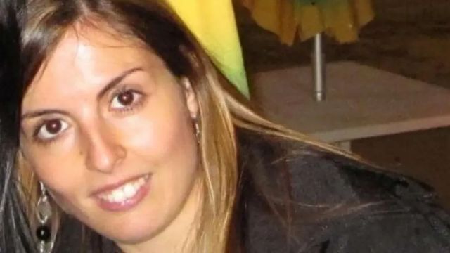 Donna uccisa, tracce di sangue a bordo dell'auto