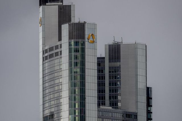 Unicredit, Berlino per ora non venderà altre azioni Commerzbank