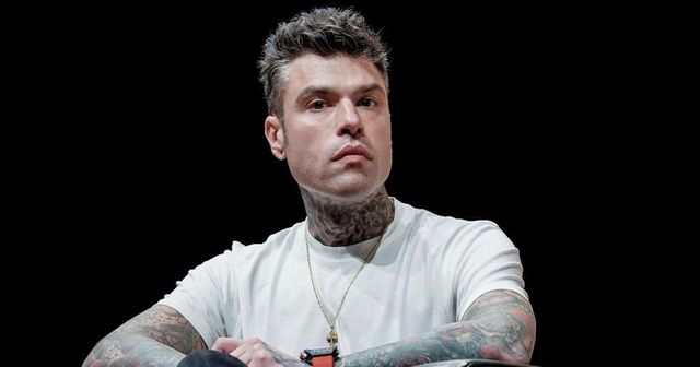 Fedez, lo stato di salute si sarebbe aggravato