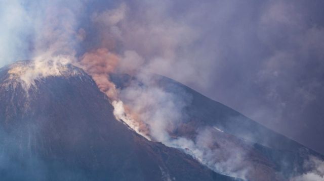 Kitört az Etna, menekülnek a turisták – videó