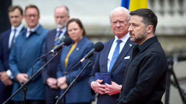 Kiev, uomo apre il fuoco sulla folla a Kiev e si barrica in un supermercato: 5 morti