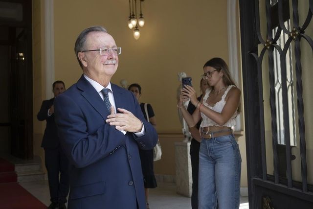 Almeida llama a los madrileños a la concentración de Cibeles en apoyo a Ceuta