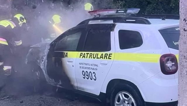 Un bărbat, reținut după ce a incendiat intenționat o mașină a Poliției la Comrat