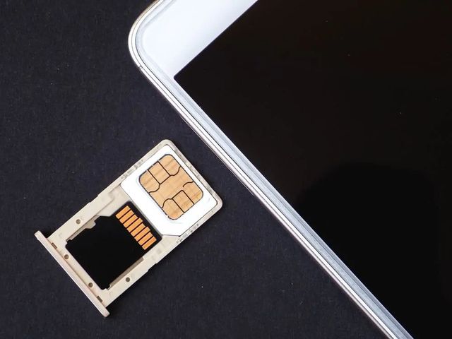 Cartelele SIM preplătite vor putea fi cumpărate doar cu actul de identitate