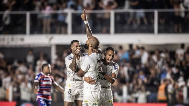 Fanii lui Santos au făcut prăpăd în oraș după ce echipa a retrogradat în liga secundă pentru prima dată în istorie