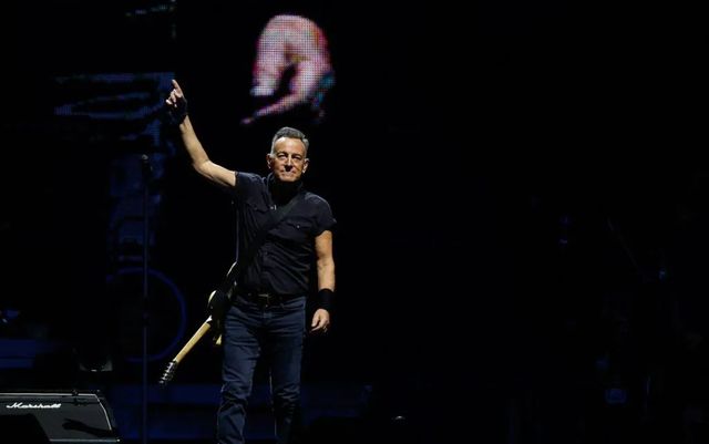 Springsteen homenajea a la mujer asesinada en Mineápolis y acusa al ICE de actuar «como la Gestapo»