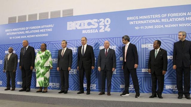 Brics discusses trading in local currency, African Union, and Palestine