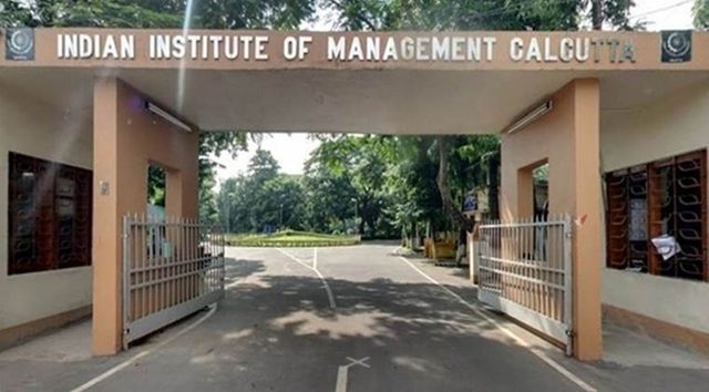 IIM-Calcutta registers 100% placement, average salary hits record ₹34 lakh