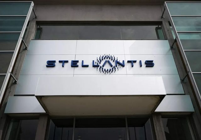 Stellantis concluye su fusión en España con la absorción de la filial de FCA