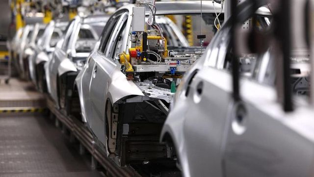 Italia e altri 6 Paesi Ue, 'revisione norme auto nel 2025'