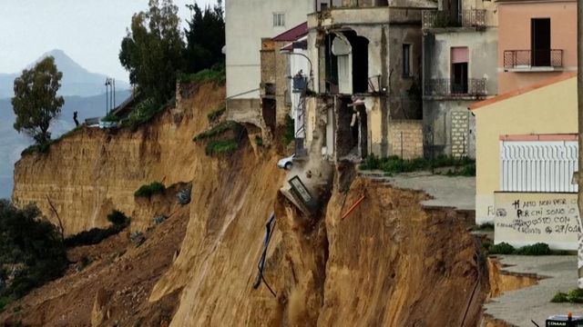 Un pueblo siciliano al borde del abismo