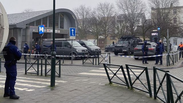 Con un kalashnikov por Bruselas