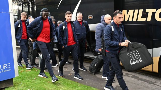 Jucătorii FCSB au ajuns la hotel în Scoția, dar au fost observat ceva ciudat