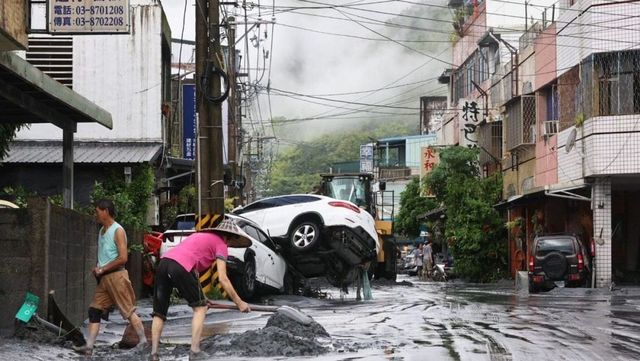 Super-taifunul Ragasa lovește Asia