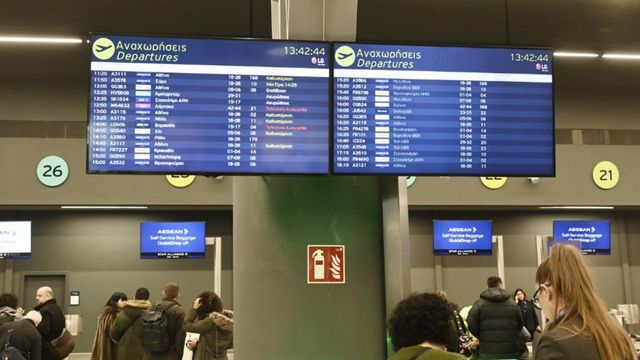 Aeroporturile din Grecia au suspendat toate zborurile din cauza unei defecțiuni tehnice care a apărut duminică