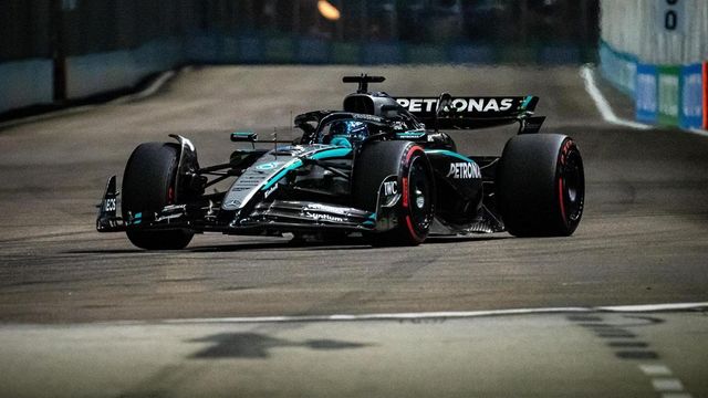 Gp di Singapore, Russell in pole. Le Ferrari ancora indietro