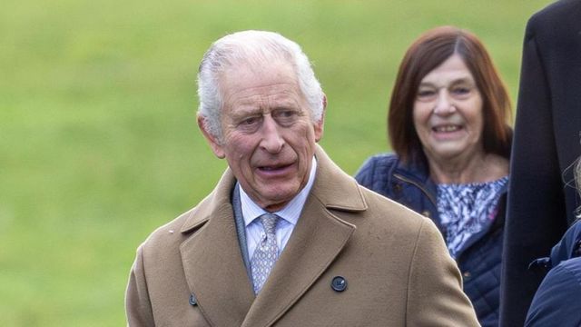 El Rey de Inglaterra anuncia que su tratamiento contra el cáncer se reducirá el próximo año