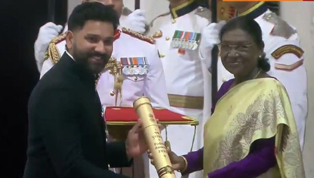 President confers Padma awards to Mammootty, Vijay Amritraj
