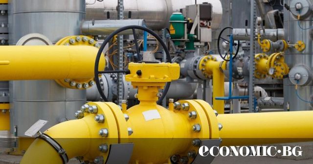 Цената на природния газ в Европа падна с над 15%